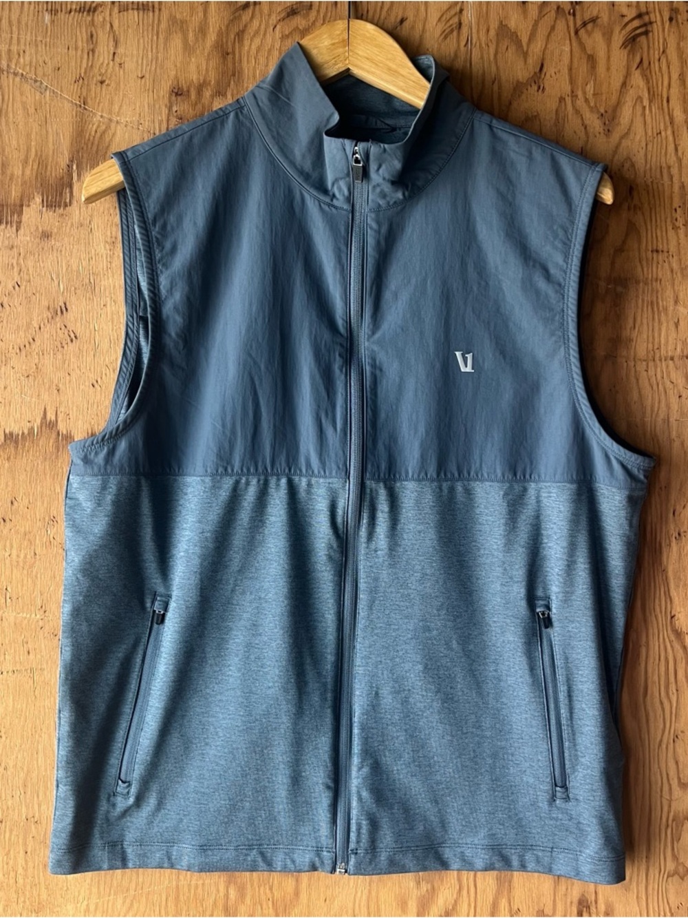 Vuori Sunday Element Vest Men’s Medium Blue Performace Strecth Full Zip Athletic